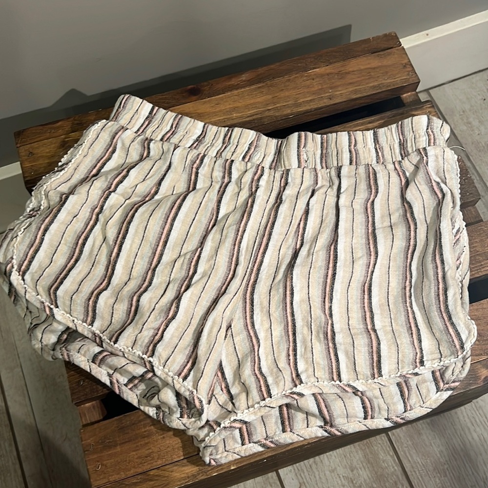 Cape Juby Shorts Size Medium
